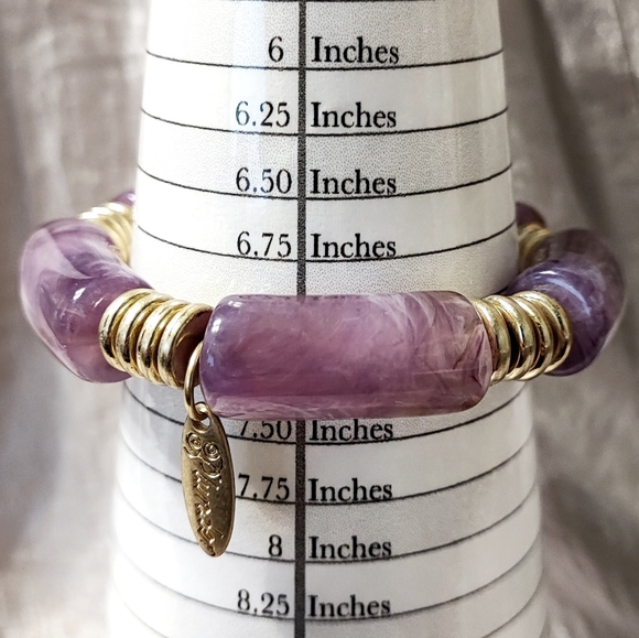 Plunder Purple & Gold Tone Segmented Swirled Dark Lilac Vintage Lucite Bracelet - Picture 2 of 6